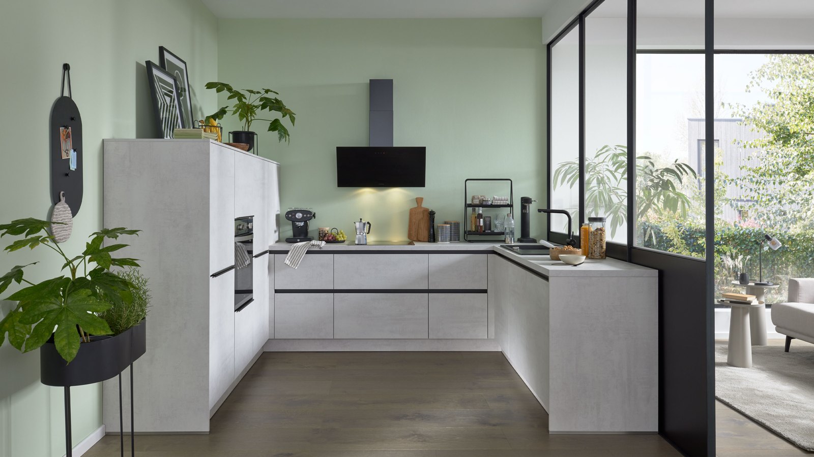 Interliving Interliving Küche Serie 3080 – Moderne Küche in Betonoptik mit schwarzen Griffleisten