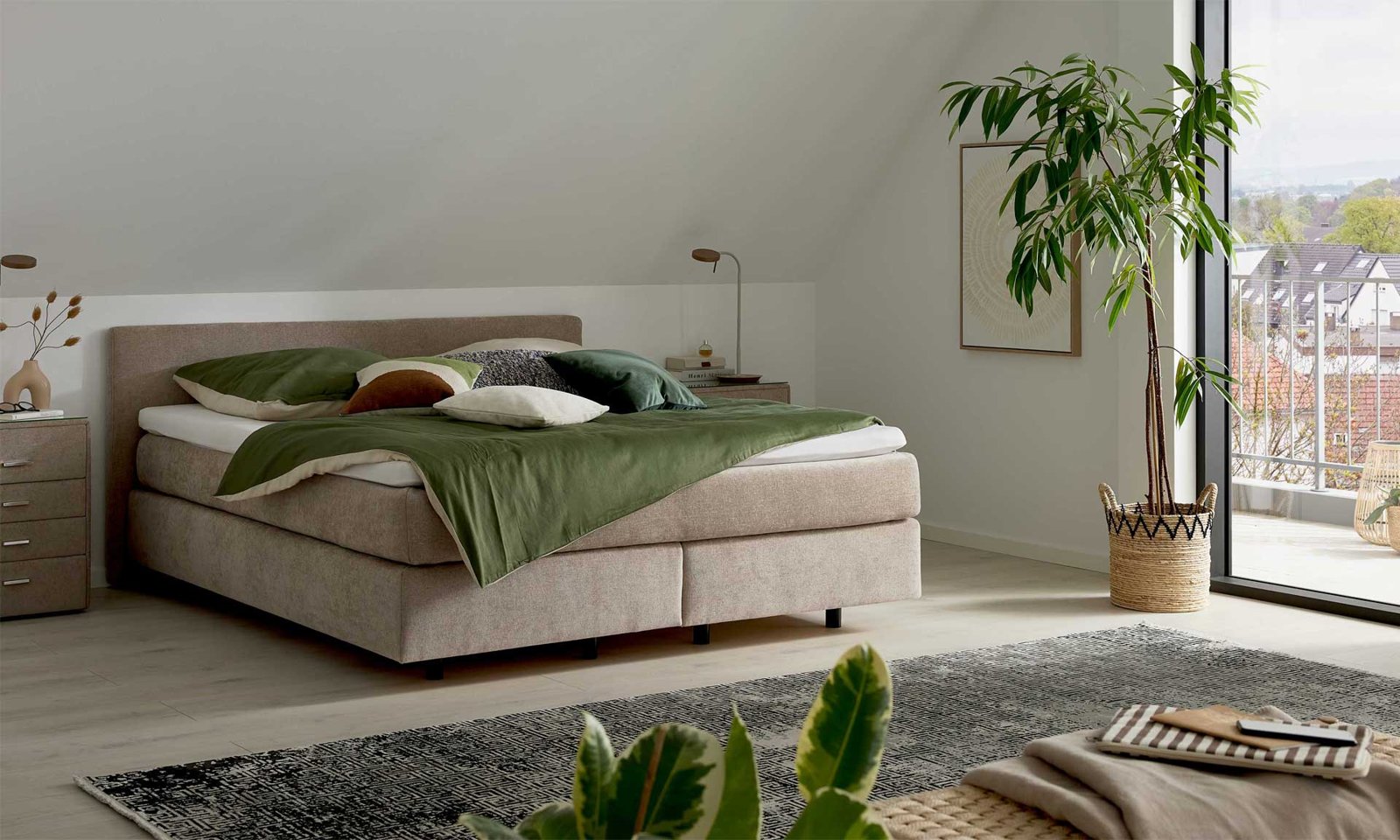 Interliving Interliving Serie 1420 – Boxspringbett Beige mit Maßkopfteil und Topper
