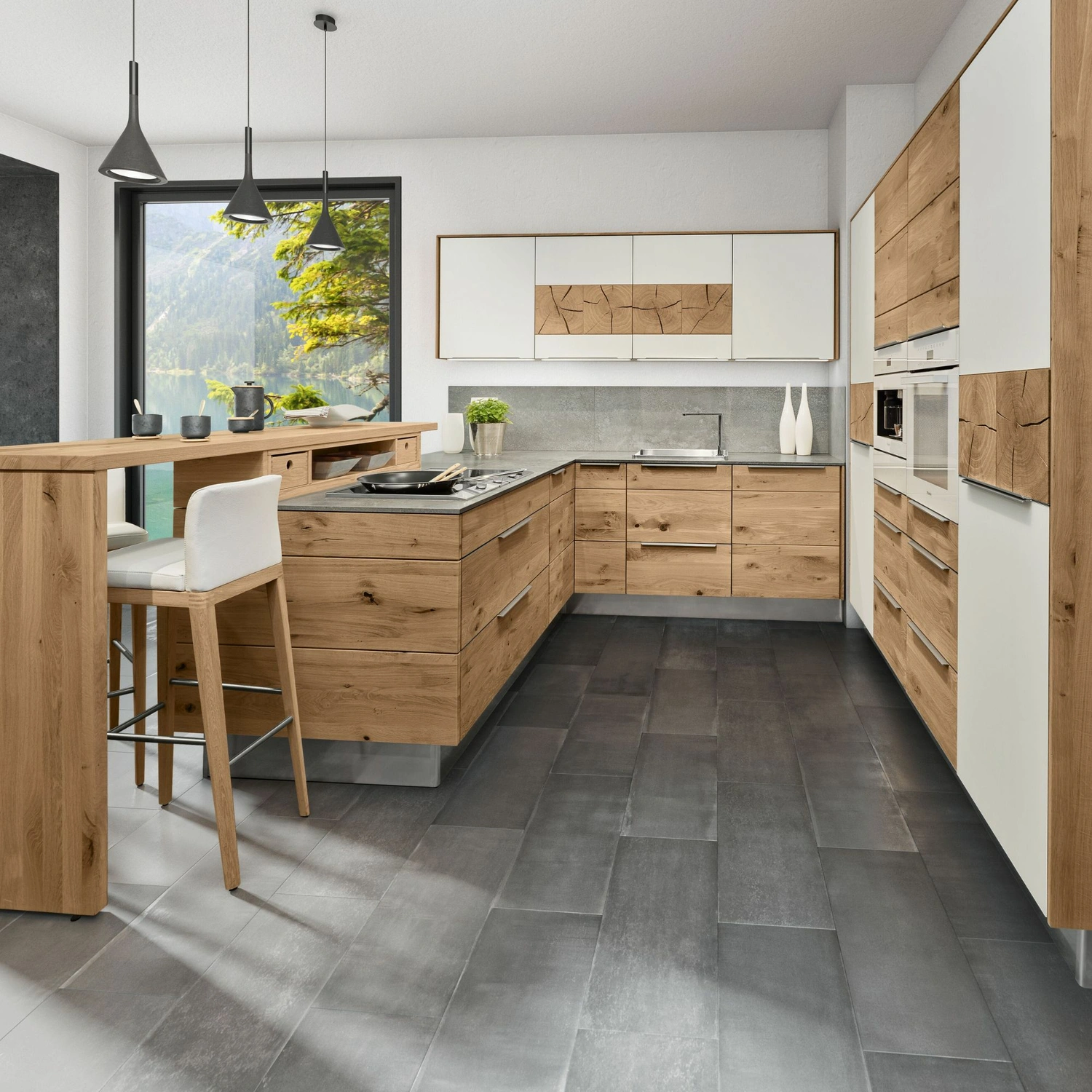 Massivholzküche mit warmen Holzfronten