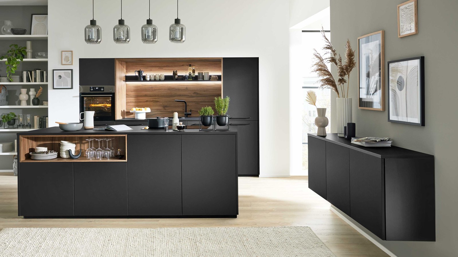 Interliving Interliving Küche Serie 3103 – Moderne mattschwarze Einbauküche mit Sideboard und Elektrogeräten
