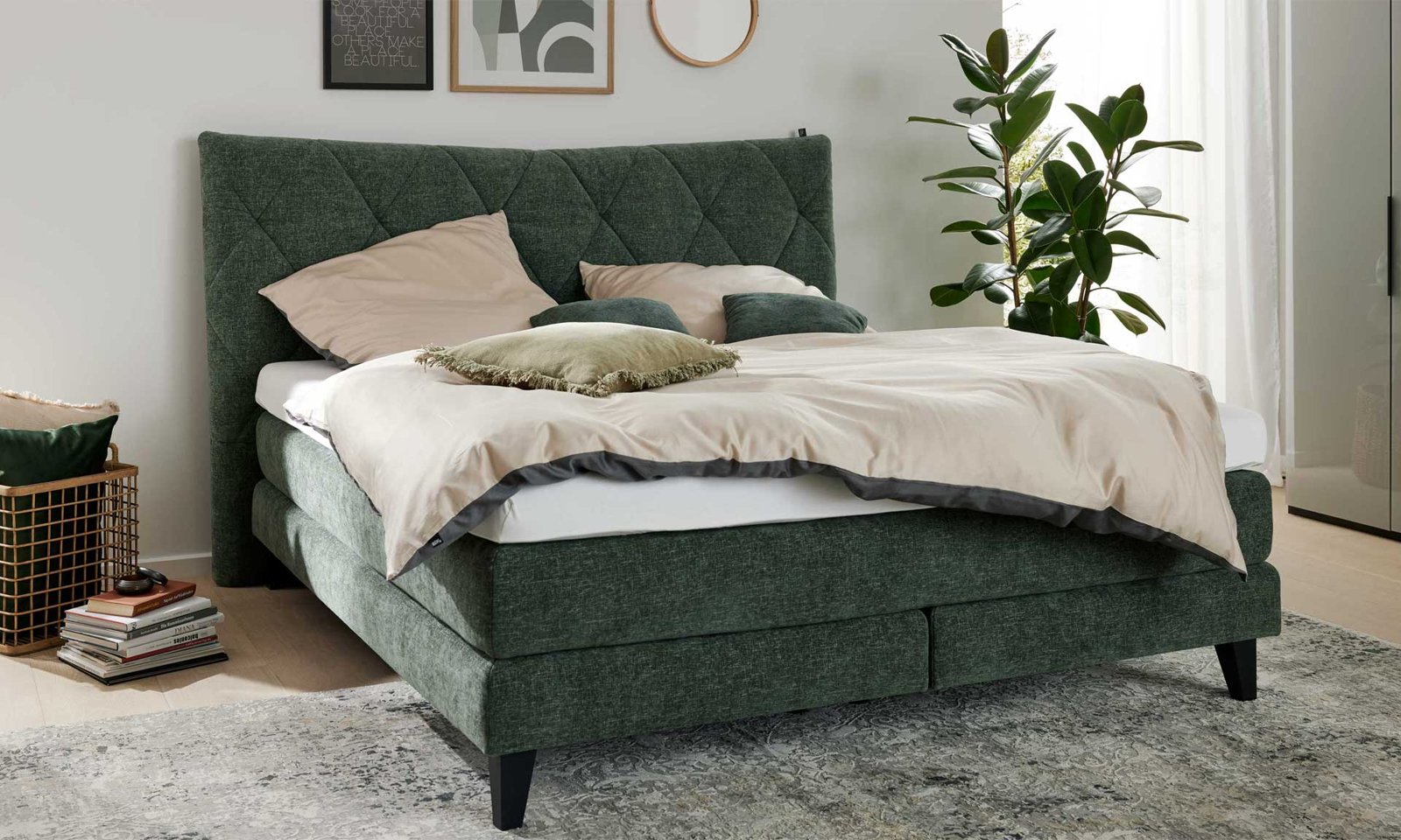 Interliving Interliving Serie 1420 – Boxspringbett Moosgrün, gestepptes Kopfteil