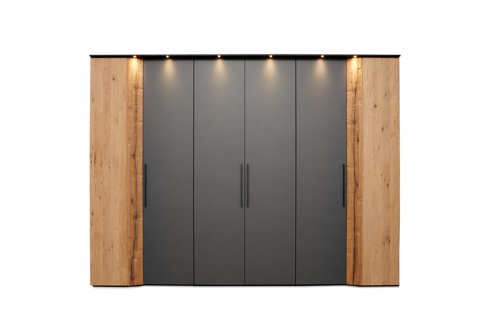 Musterring Joline – Drehtürenschrank in Lack Graphit / Absetzung Wildeiche massiv