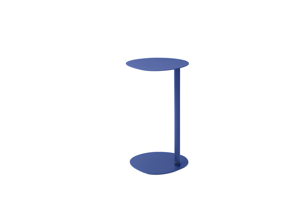 Musterring JustB! KM100 – Beistelltisch in Stahl pulverbeschichtet ultramarine blue