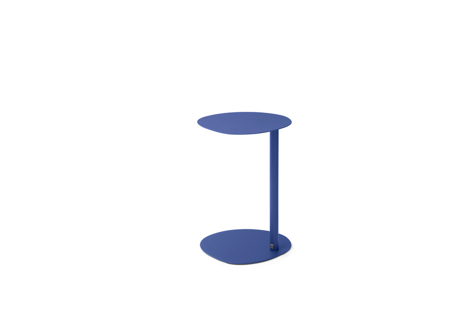 Musterring JustB! KM100 – Beistelltisch in Stahl pulverbeschichtet ultramarine blue